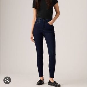 Levi's High Rise Super Skinny Dark Wash Women's Size 28